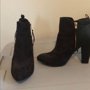 Mossimo Size 9.5 black booties